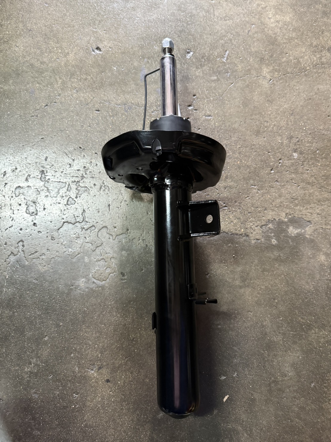 โช๊คหน้า volvo xc40